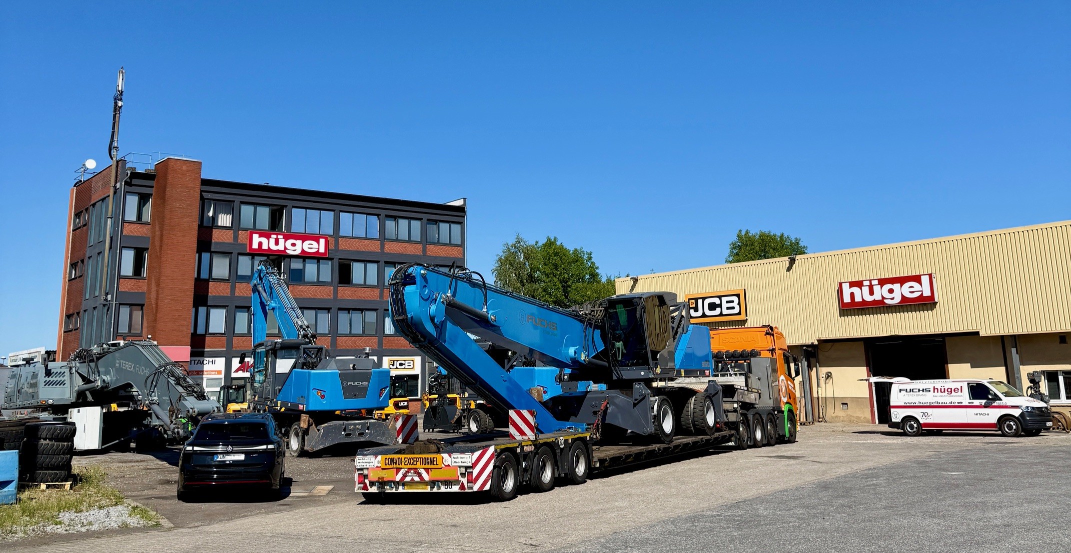 Firmengelände von Miet Fuchs Bagger in Duisburg mit FUCHS Umschlagmaschinen